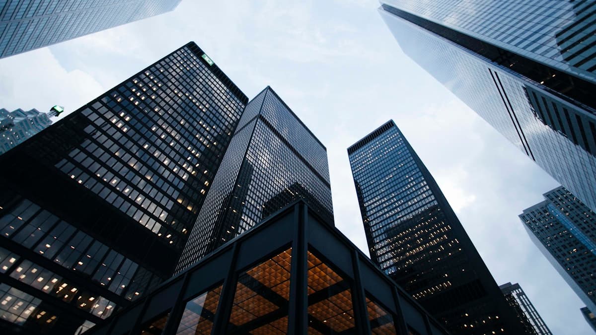 Fundos Imobiliários (FIIs): como funcionam e como investir